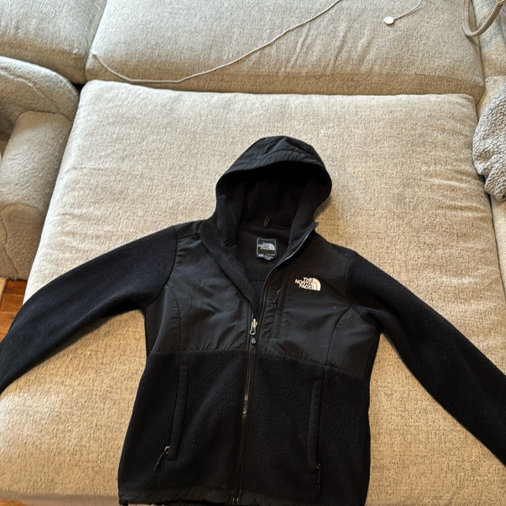 Women’s North face fleece with hood